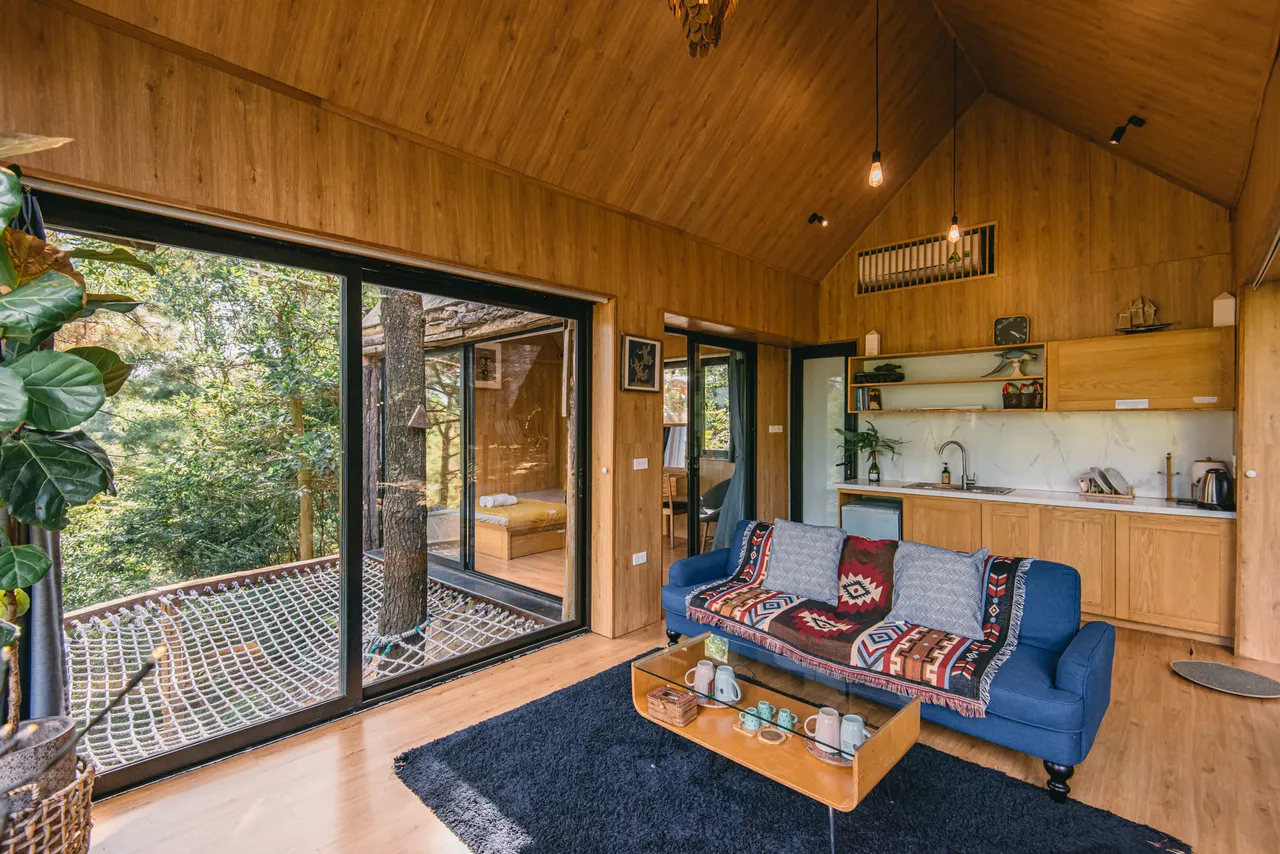 Nhà Quả Thông Lớn Sóc Sơn