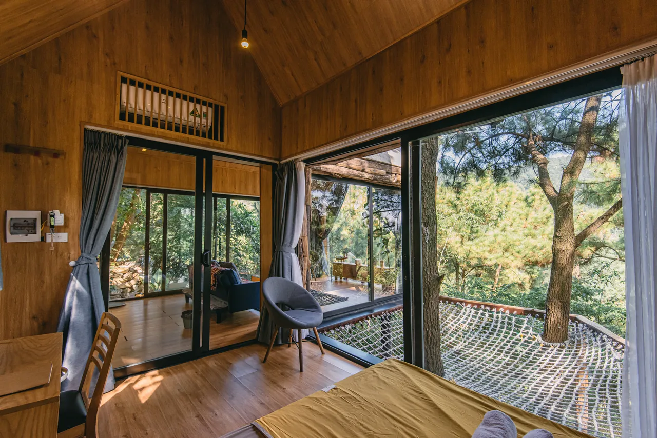 Nhà Quả Thông Lớn Sóc Sơn