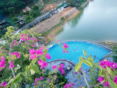 Dịch vụ phát sinh